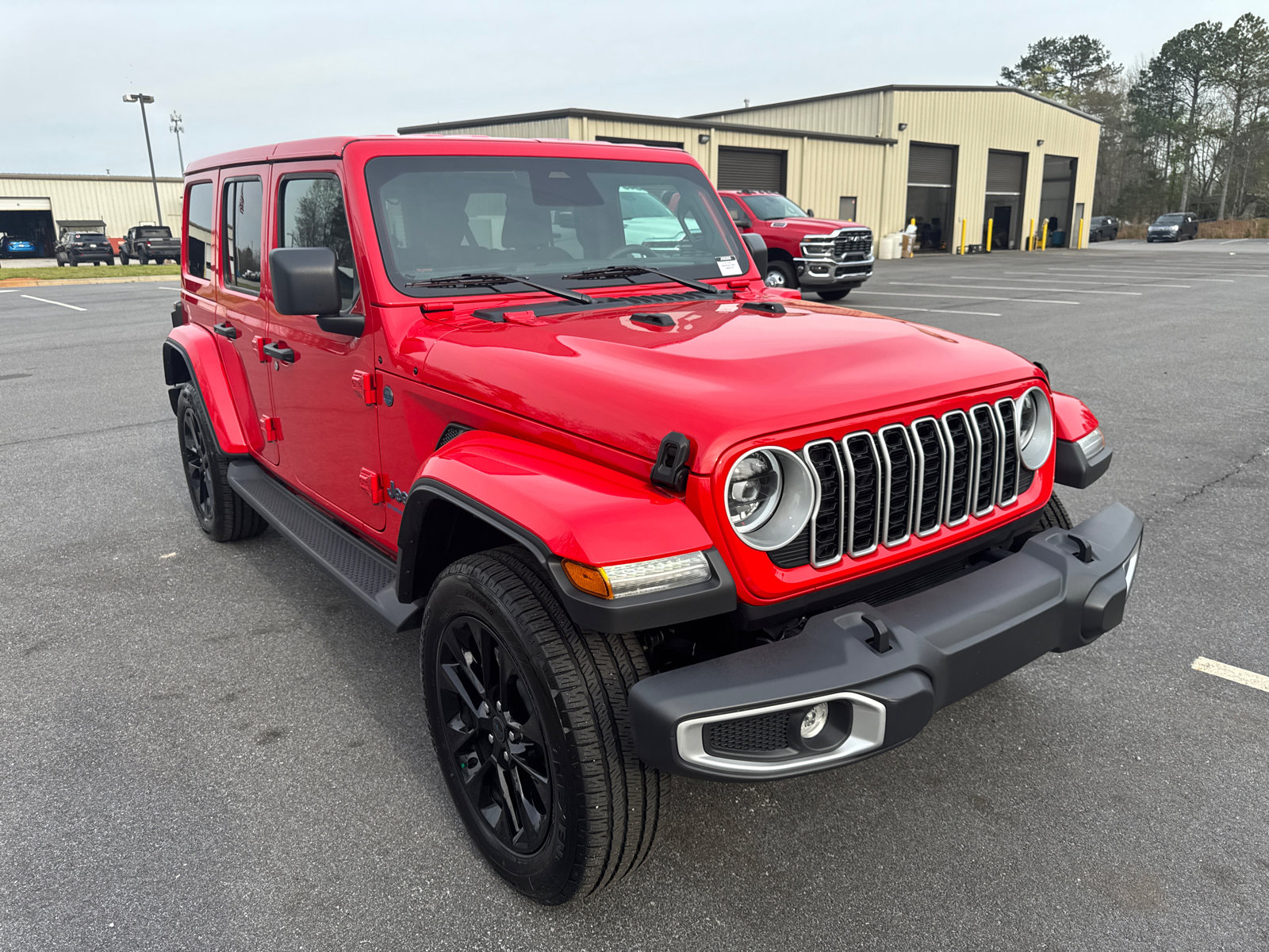 Used 2025 Jeep Wrangler Sahara image 3