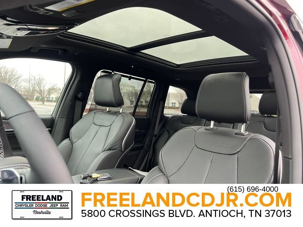 New 2024 Jeep Grand Cherokee Overland w/ Luxury Tech Group IV AWD/4WD image 19