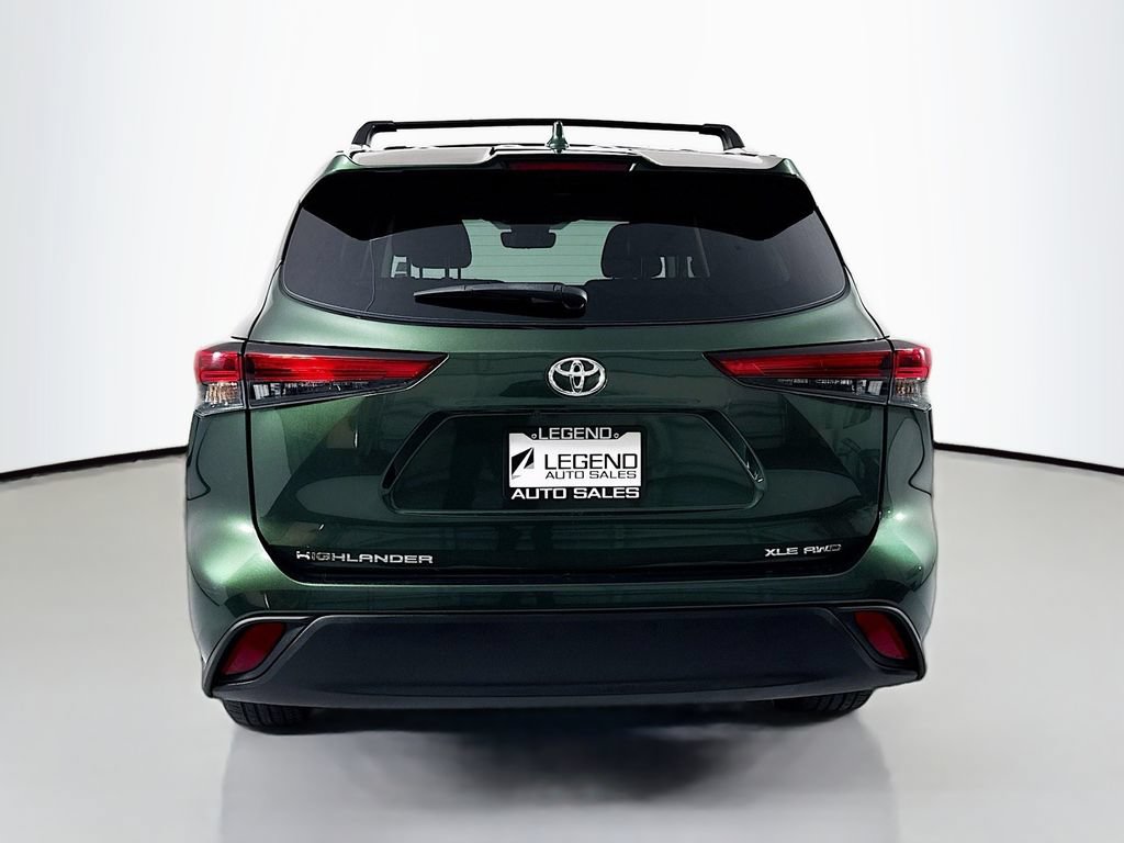 Used 2023 Toyota Highlander XLE AWD/4WD image 6