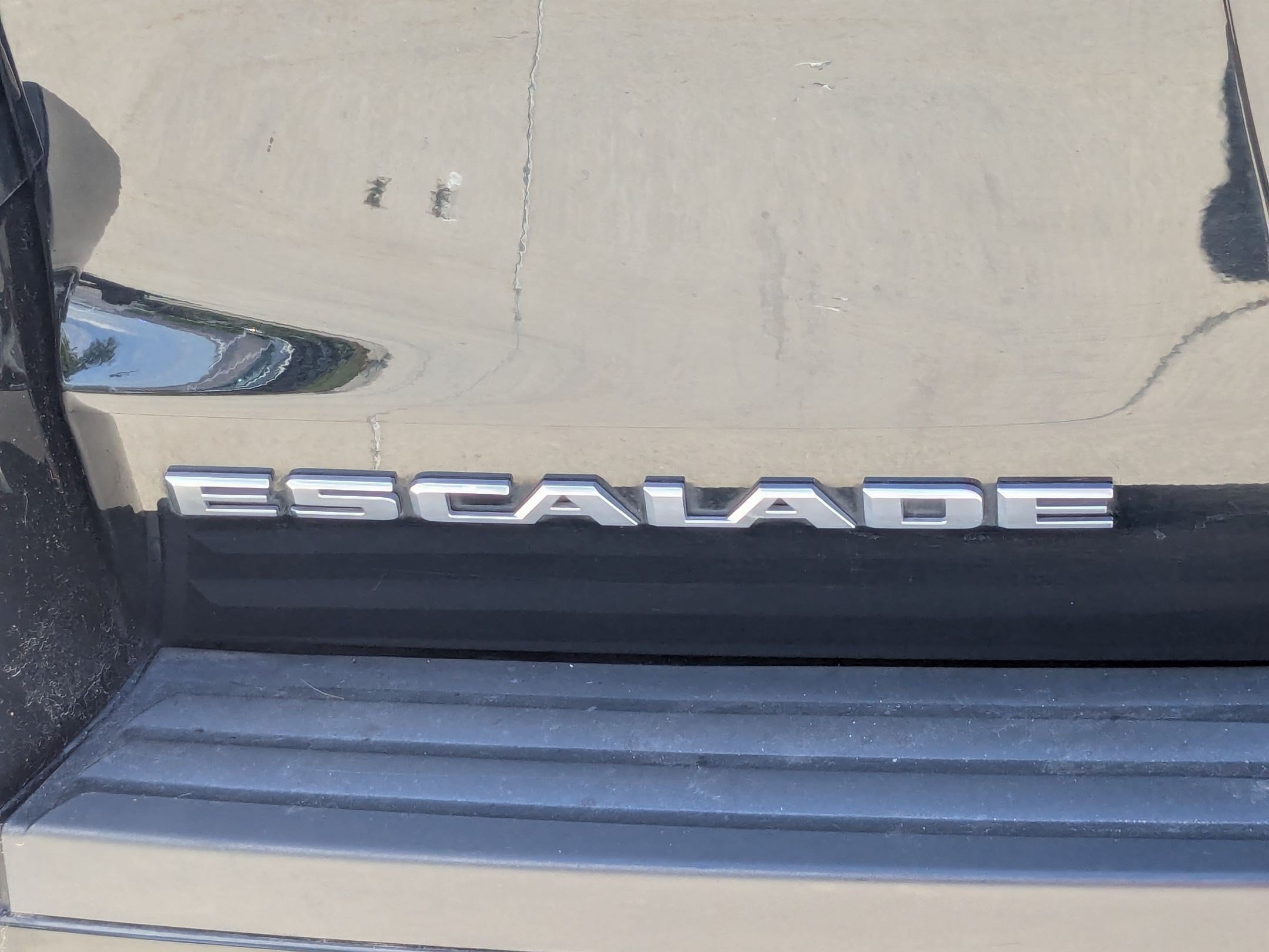 Used 2019 Cadillac Escalade Luxury AWD/4WD image 13