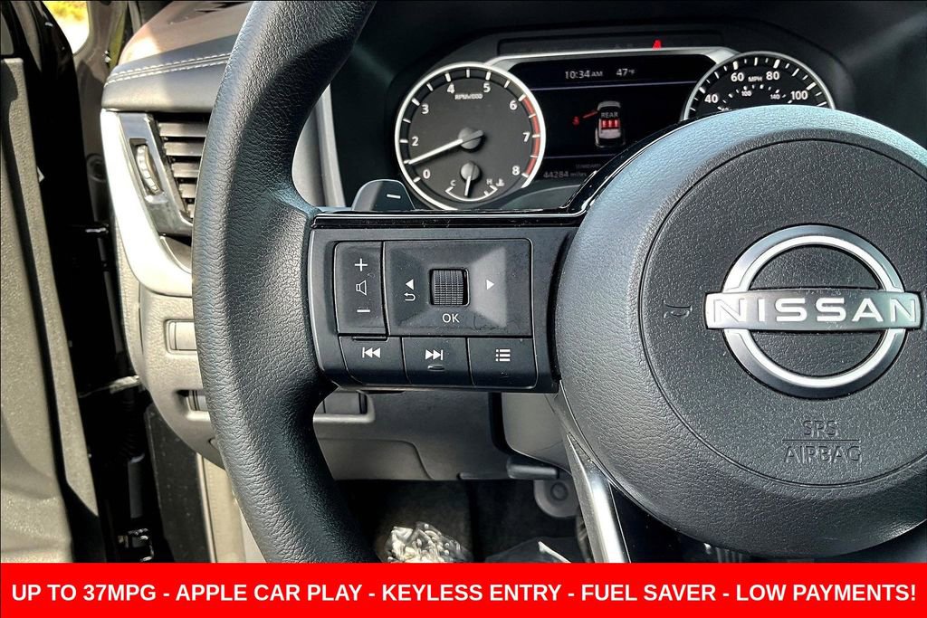 Used 2023 Nissan Rogue SV image 11