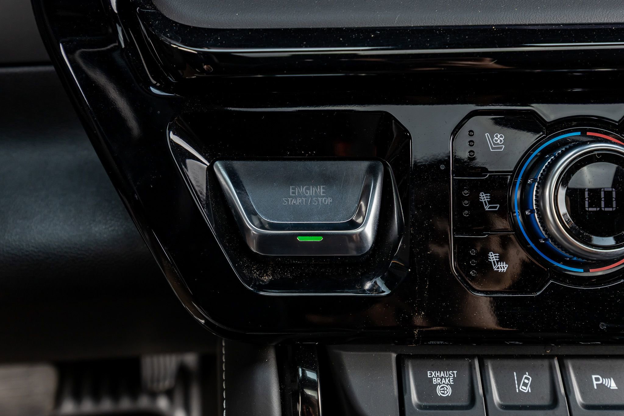 Used 2025 GMC Sierra 2500 AT4X image 23