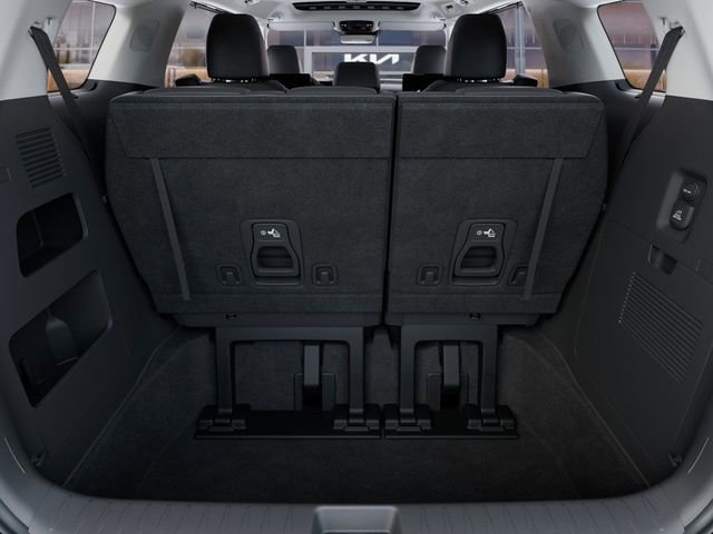 Certified 2025 Kia Carnival SX FWD image 19
