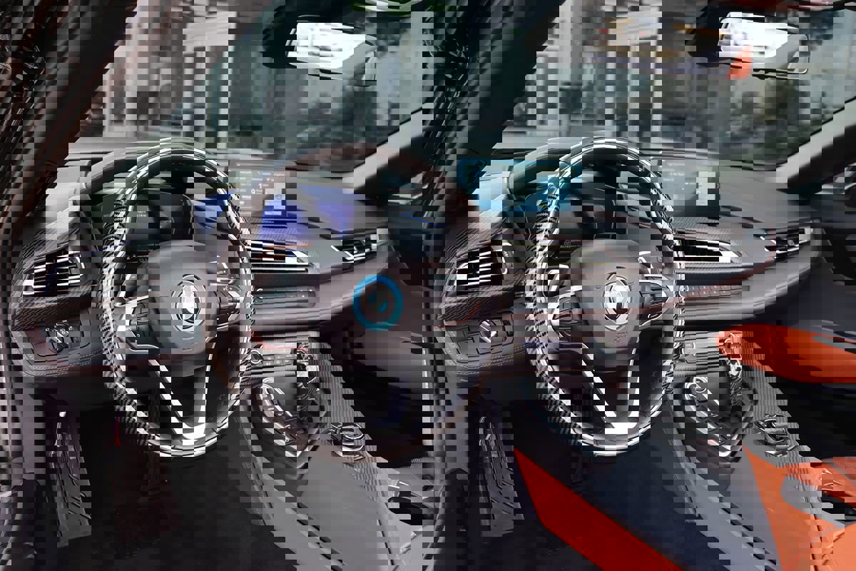 Used 2019 BMW i8 Roadster image 18