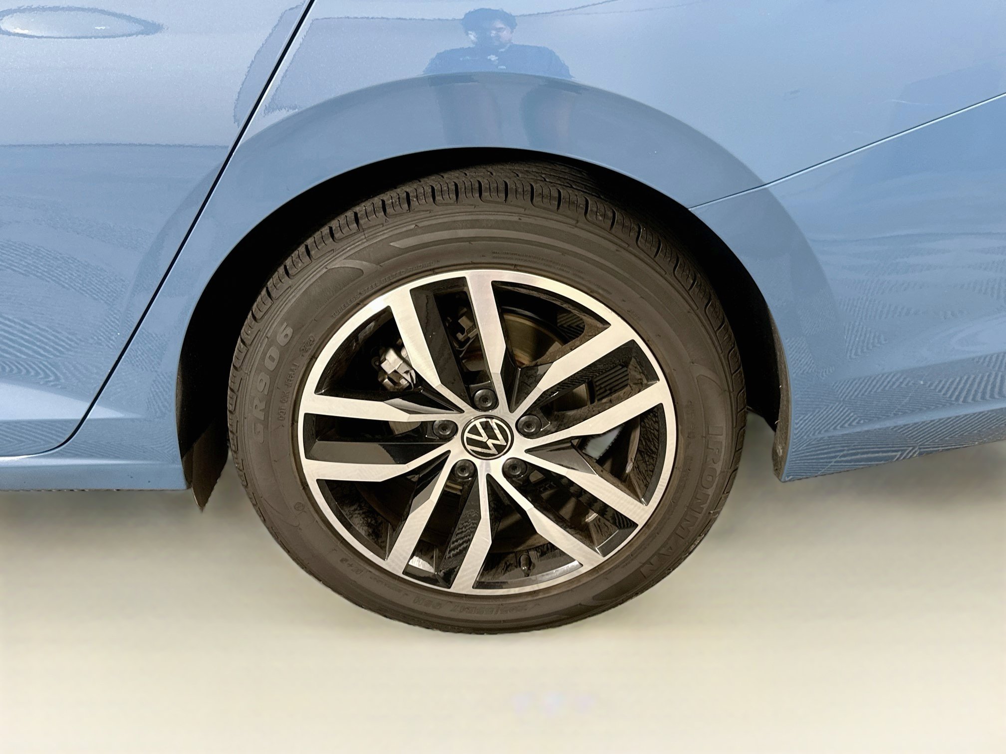 Used 2025 Volkswagen Jetta SE FWD image 11