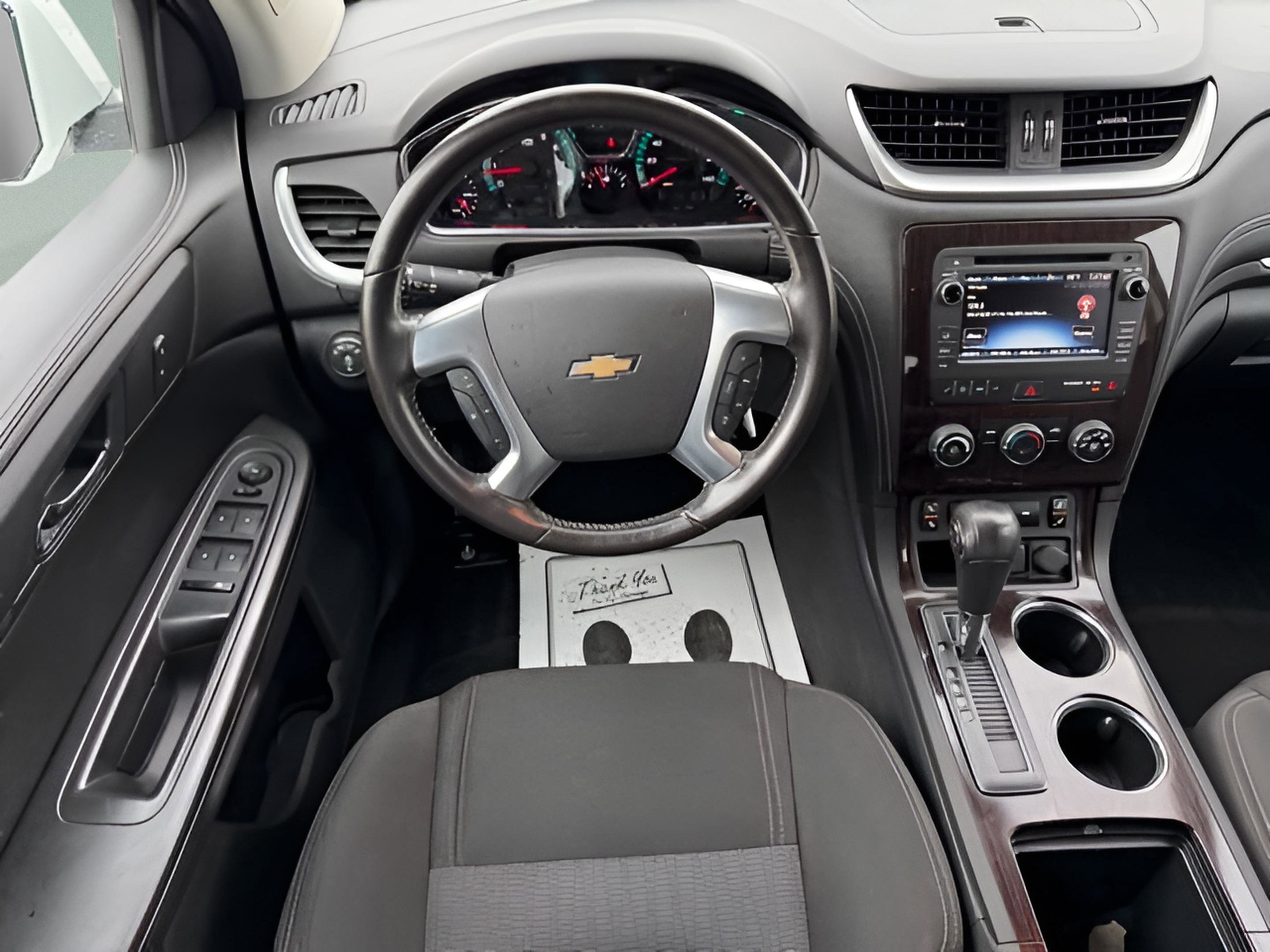 Used 2017 Chevrolet Traverse LT w/ Style and Technology Package FWD image 10