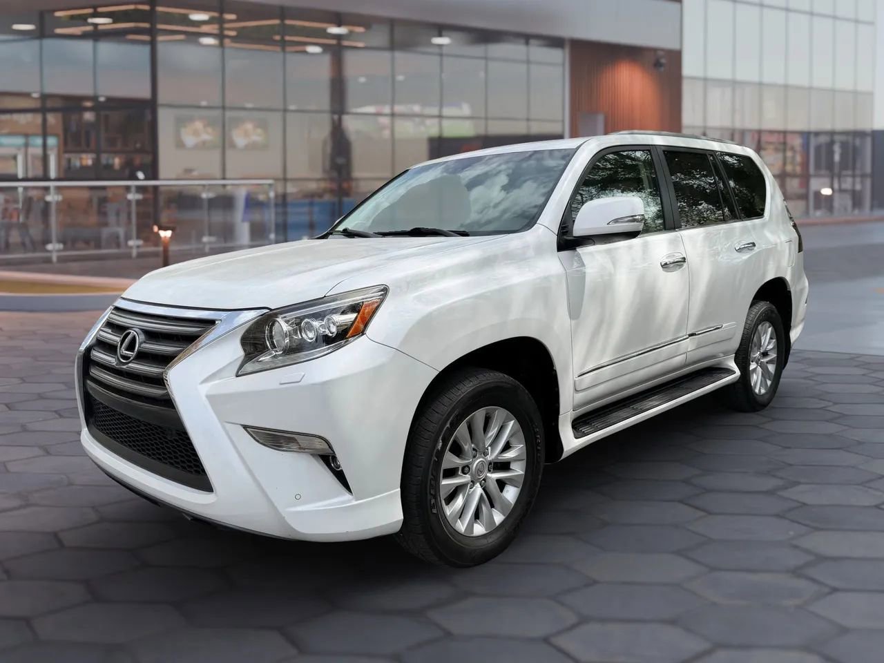 Used 2016 Lexus GX 460 w/ Premium Package AWD/4WD image 4