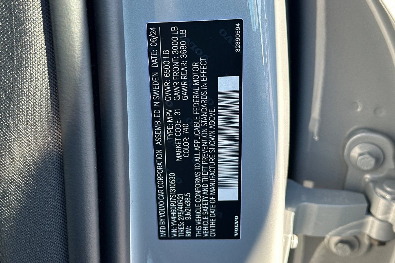 Used 2025 Volvo XC90 T8 Core w/ Climate Package image 31