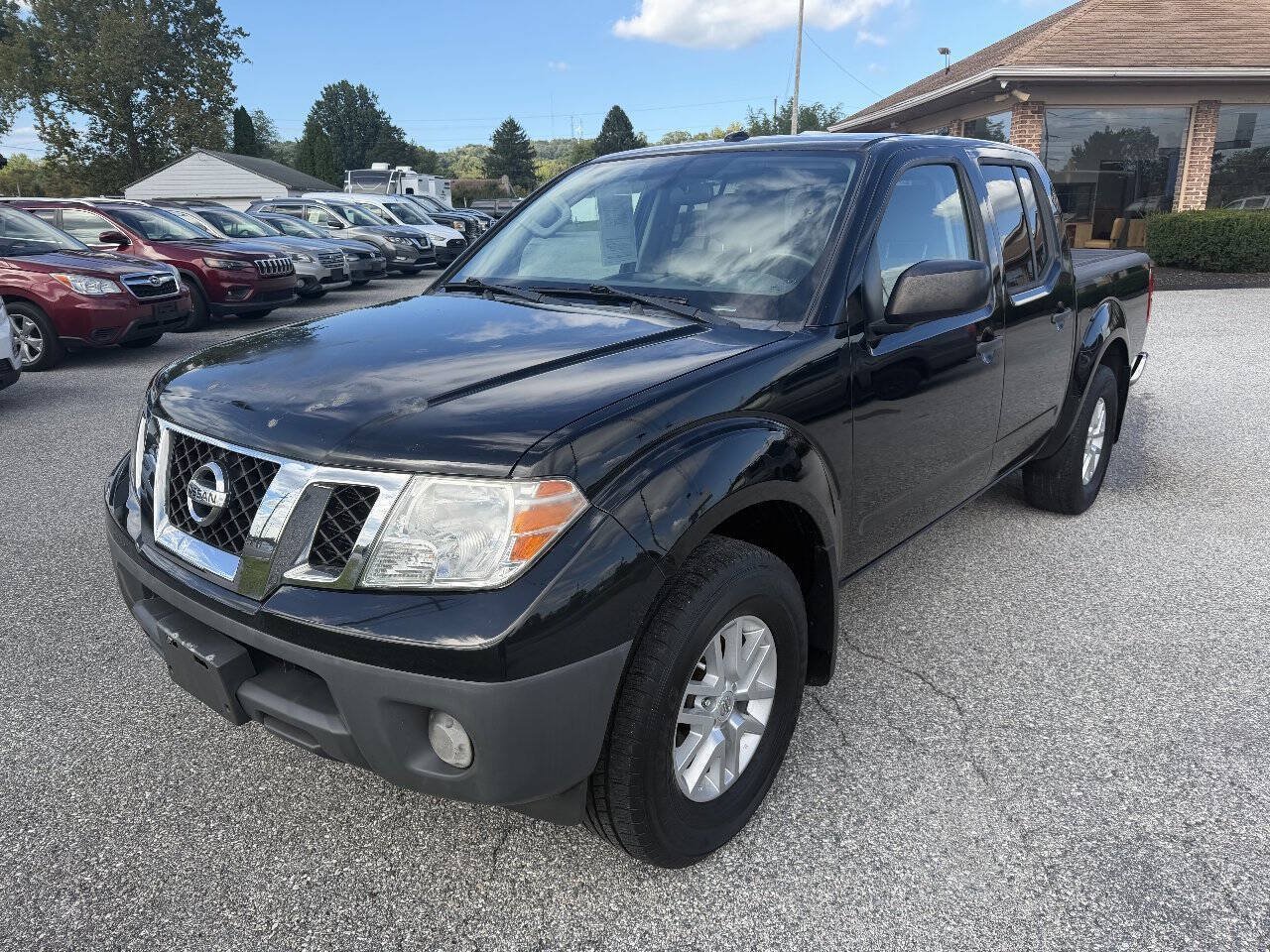 Used 2018 Nissan Frontier SV AWD/4WD image 3