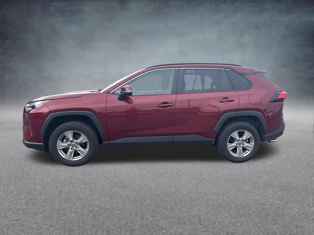 Used 2025 Toyota RAV4 XLE AWD/4WD image 2