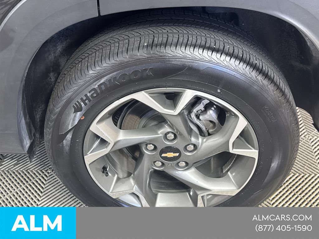 Used 2025 Chevrolet Trax LT w/ LT Convenience Package FWD image 21