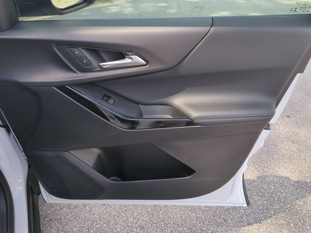 New 2026 Chevrolet Equinox LT w/ Safety and Technology Package FWD image 34