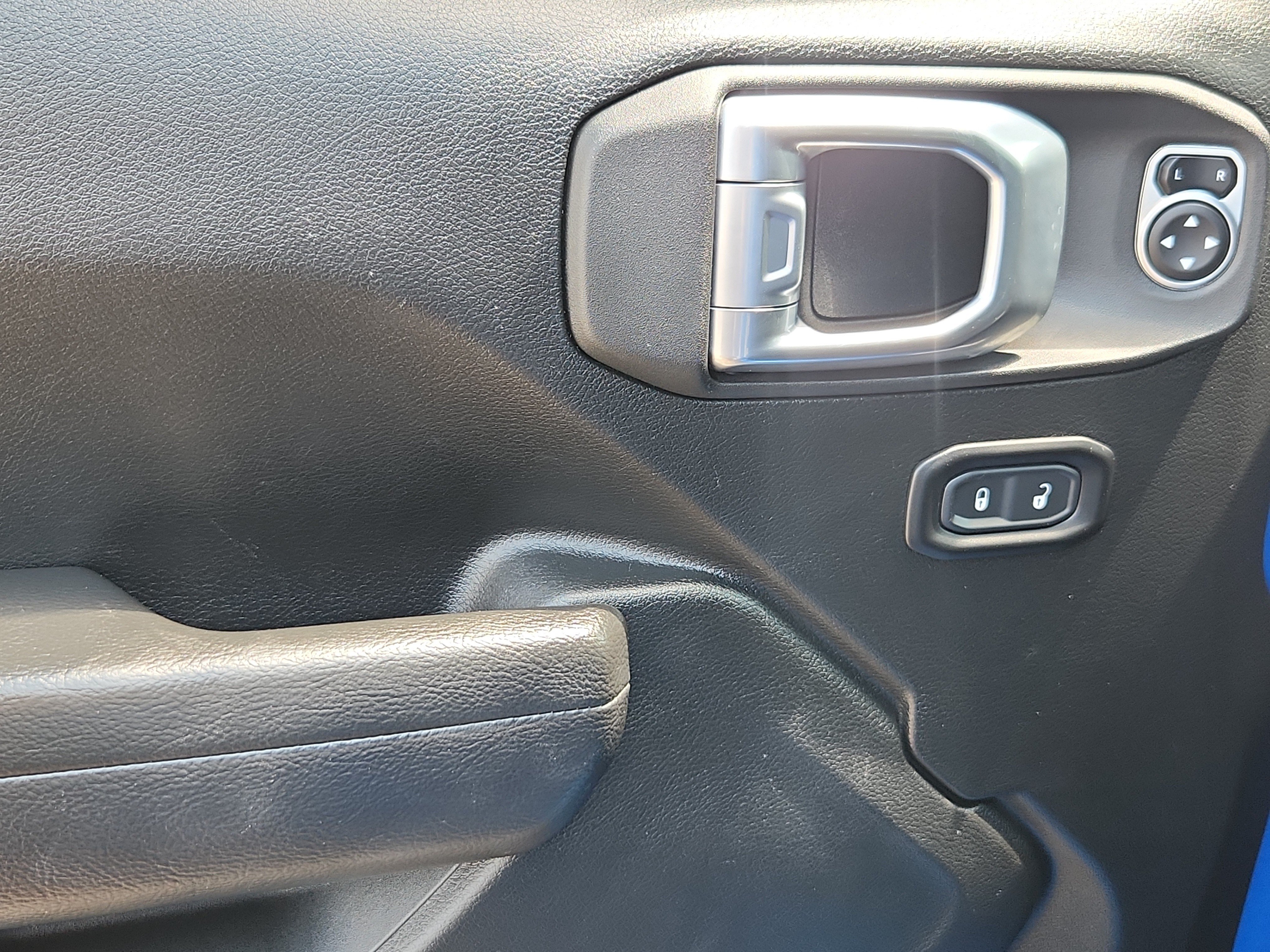 Used 2023 Jeep Wrangler Unlimited Sport AWD/4WD image 8