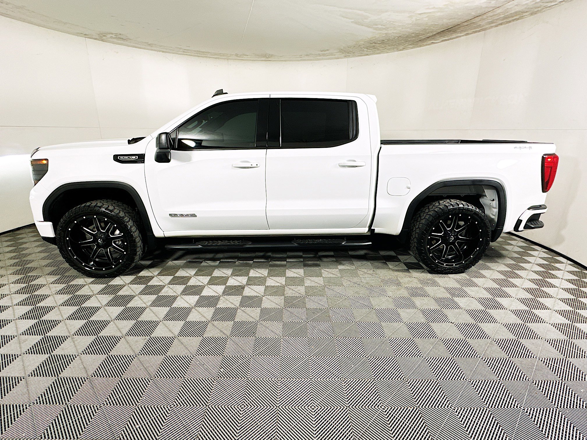 Used 2022 GMC Sierra 1500 Elevation image 6