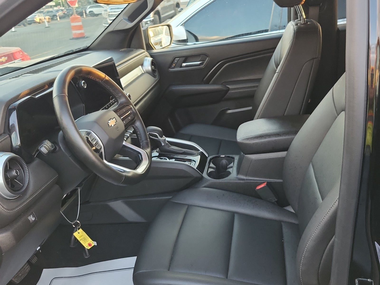 Used 2025 Chevrolet Colorado LT w/ LT Convenience Package AWD/4WD image 7