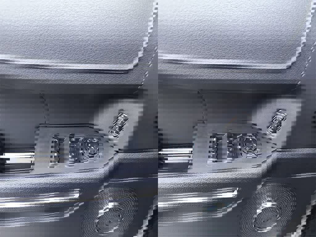 Used 2024 Ford Expedition XLT image 13