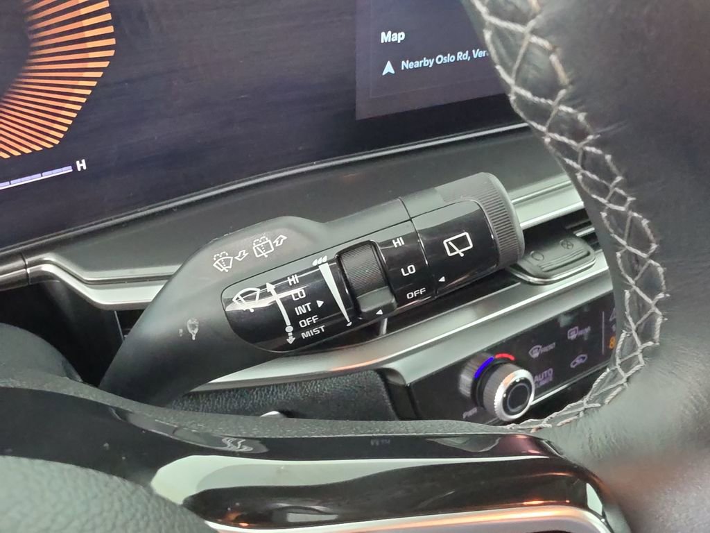 Certified 2025 Kia Sorento S FWD image 16