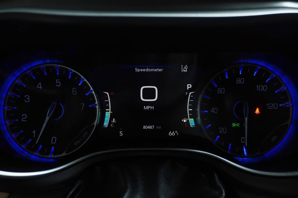 Used 2019 Chrysler Pacifica Limited w/ Tire & Wheel Group image 29