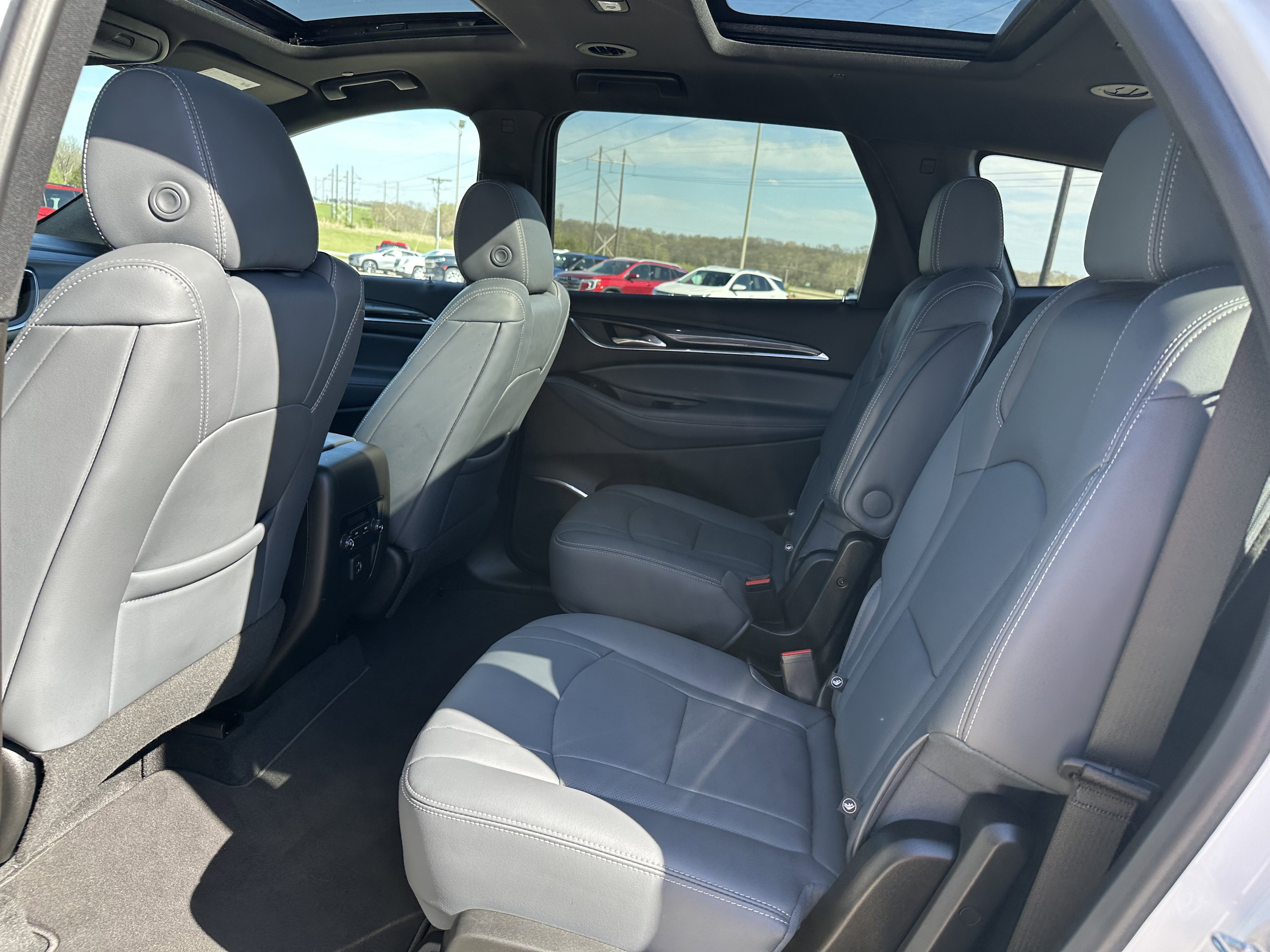 Used 2023 Buick Enclave Essence w/ Experience Buick Package FWD image 25