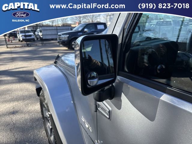 Used 2018 Jeep Wrangler Sahara w/ Dual Top Group image 12