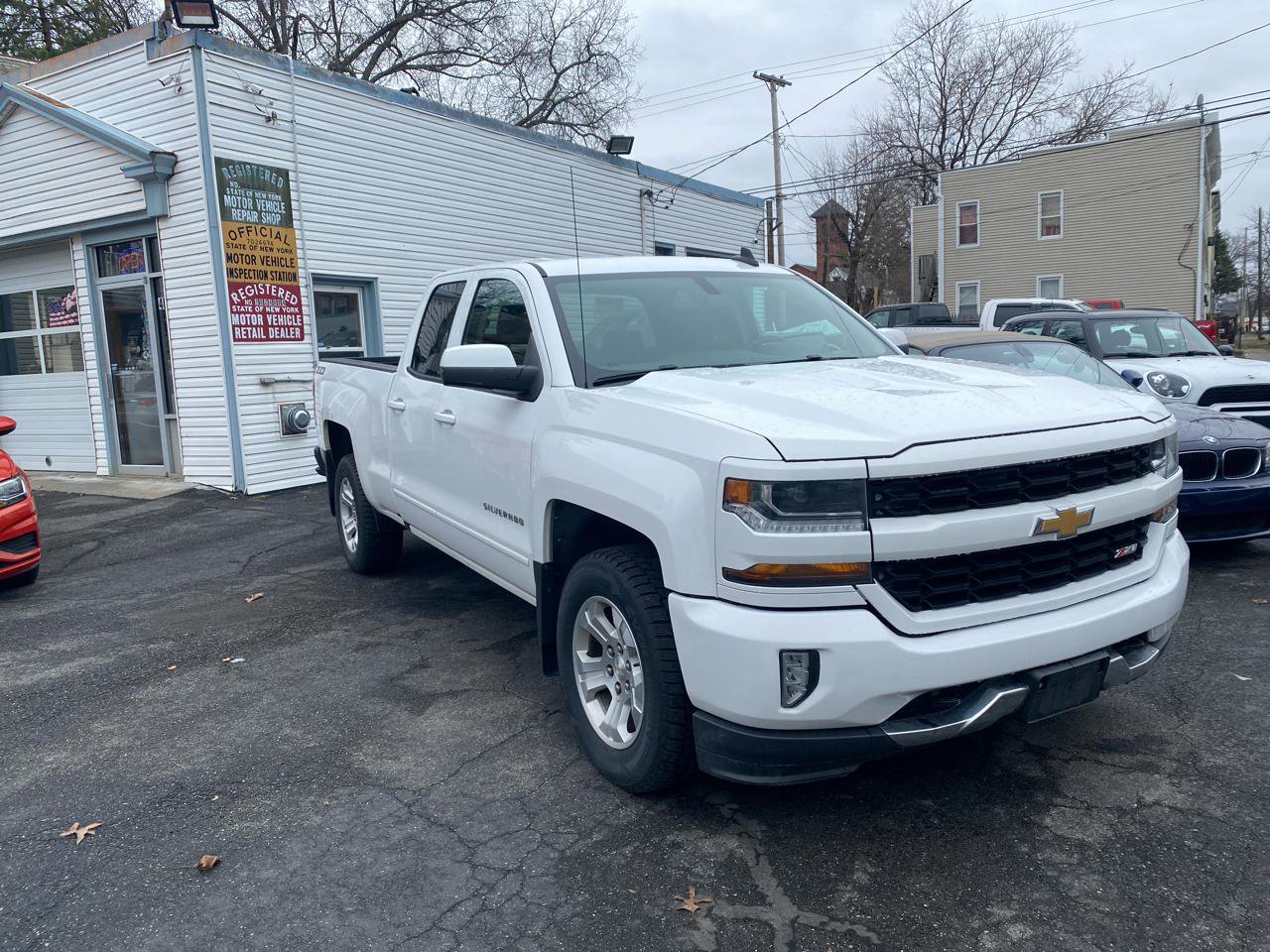 Used 2019 Chevrolet Silverado 1500 LT w/ All Star Edition image 3