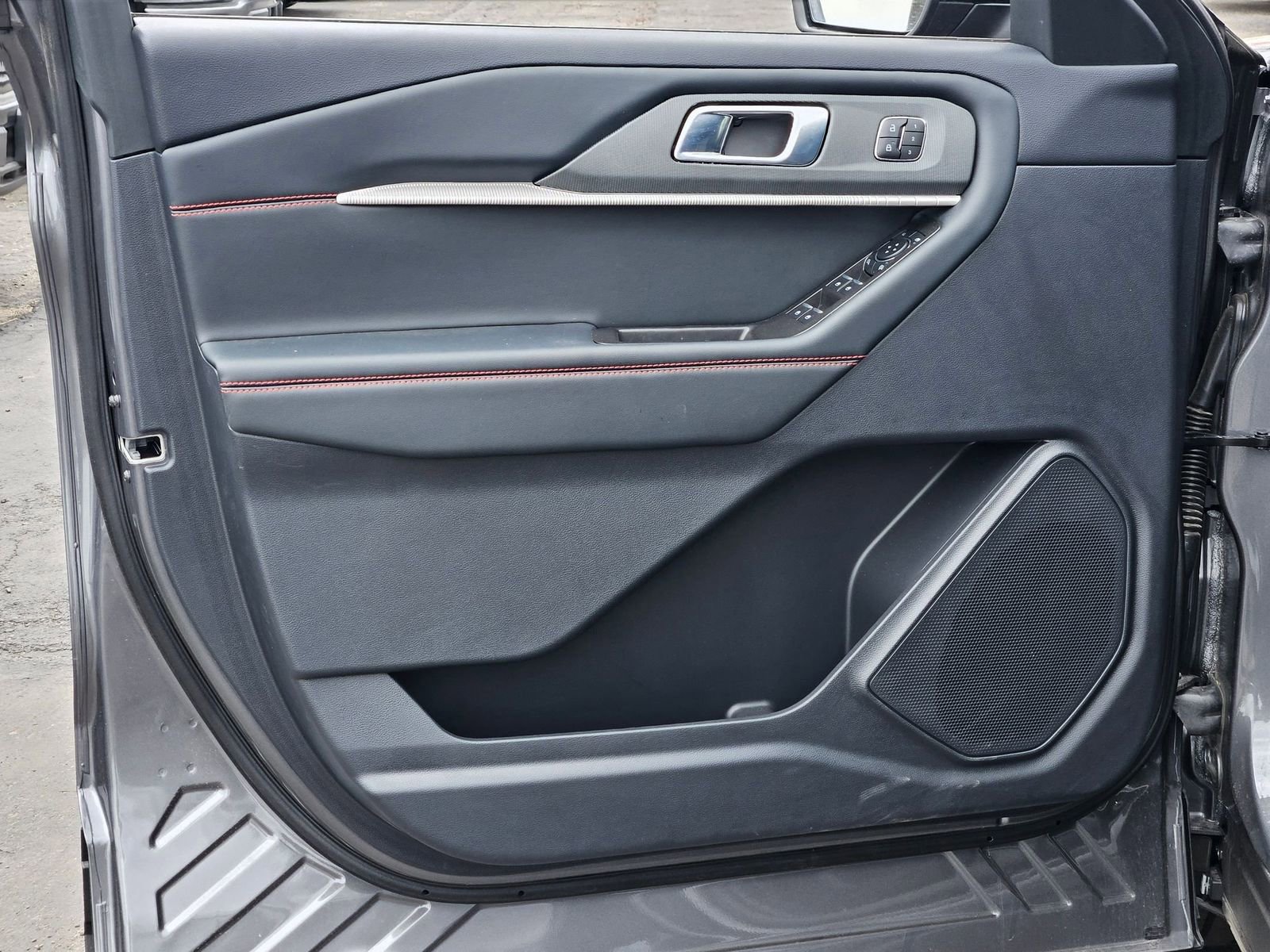 New 2025 Ford Explorer ST image 13