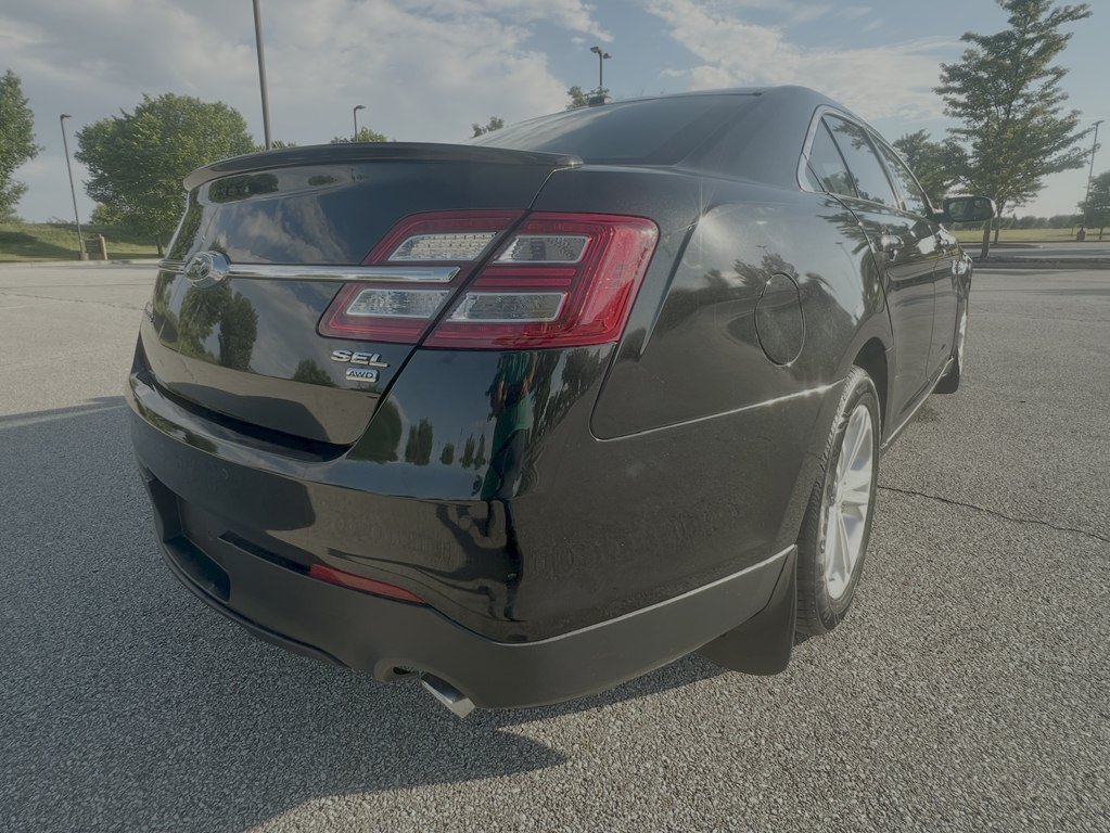 Used 2014 Ford Taurus SEL w/ Equipment Group 201A AWD/4WD image 5