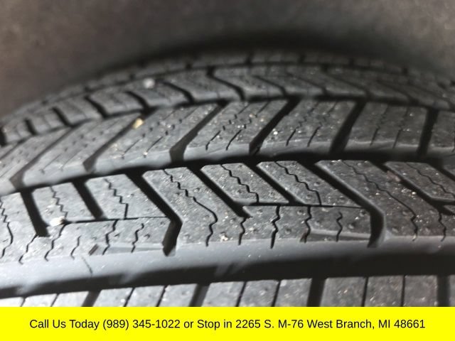 Used 2023 Chrysler Pacifica Touring-L FWD image 9