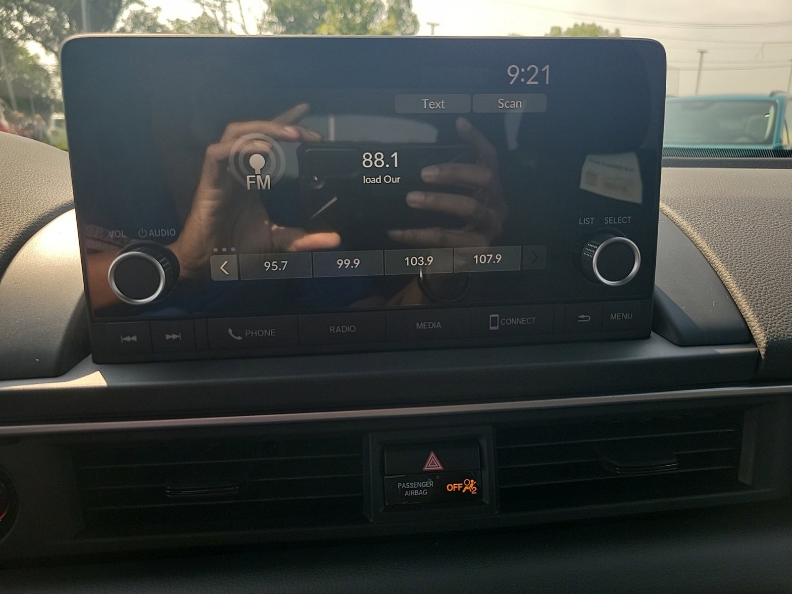 New 2025 Honda Pilot Sport image 18