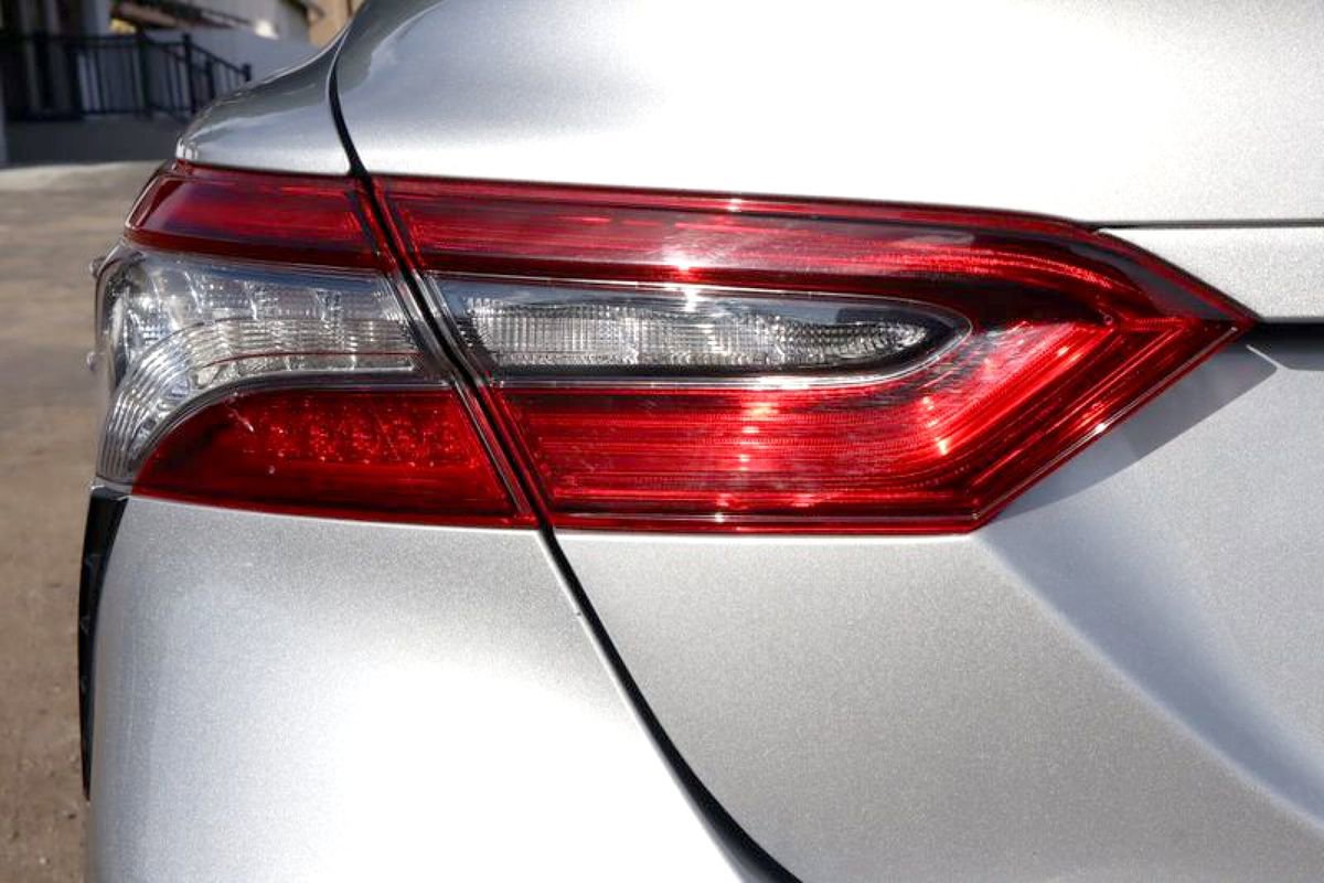 Used 2021 Toyota Camry XSE image 10