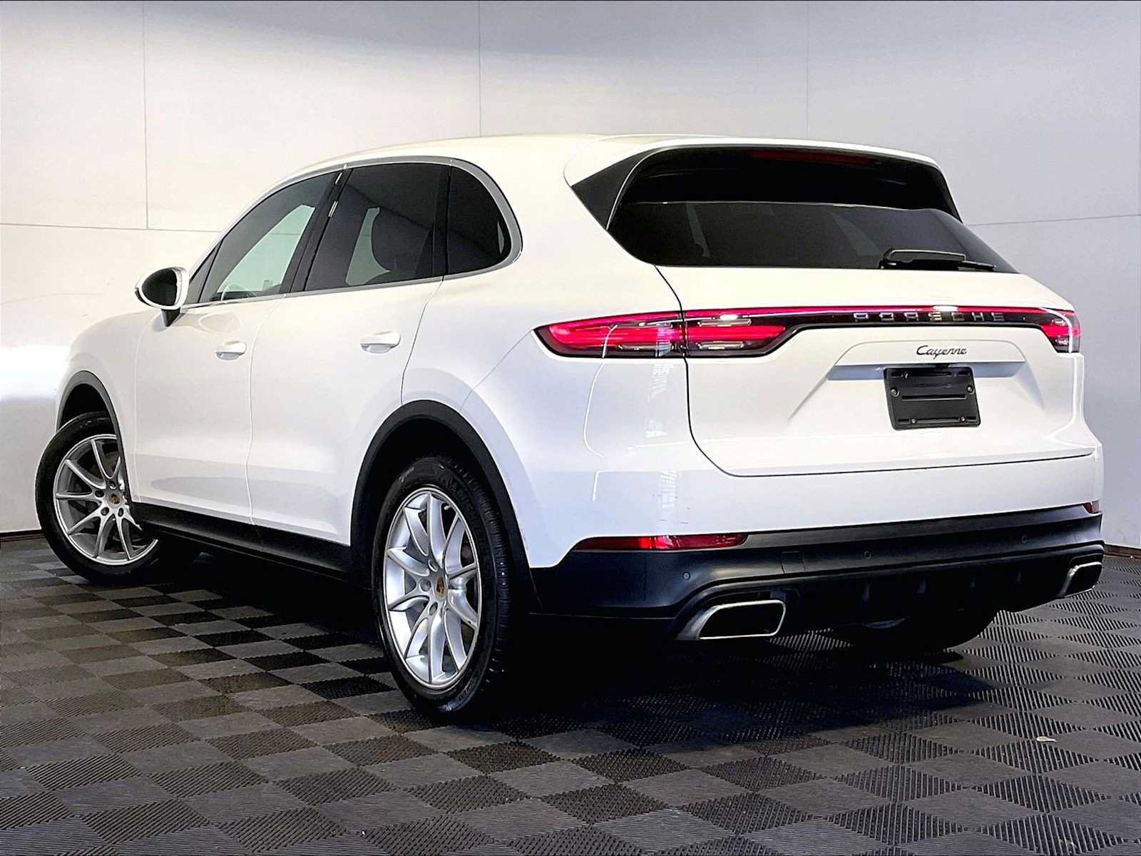 Certified 2021 Porsche Cayenne AWD/4WD image 3