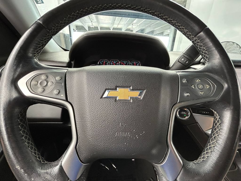 Used 2020 Chevrolet Suburban LT RWD image 34
