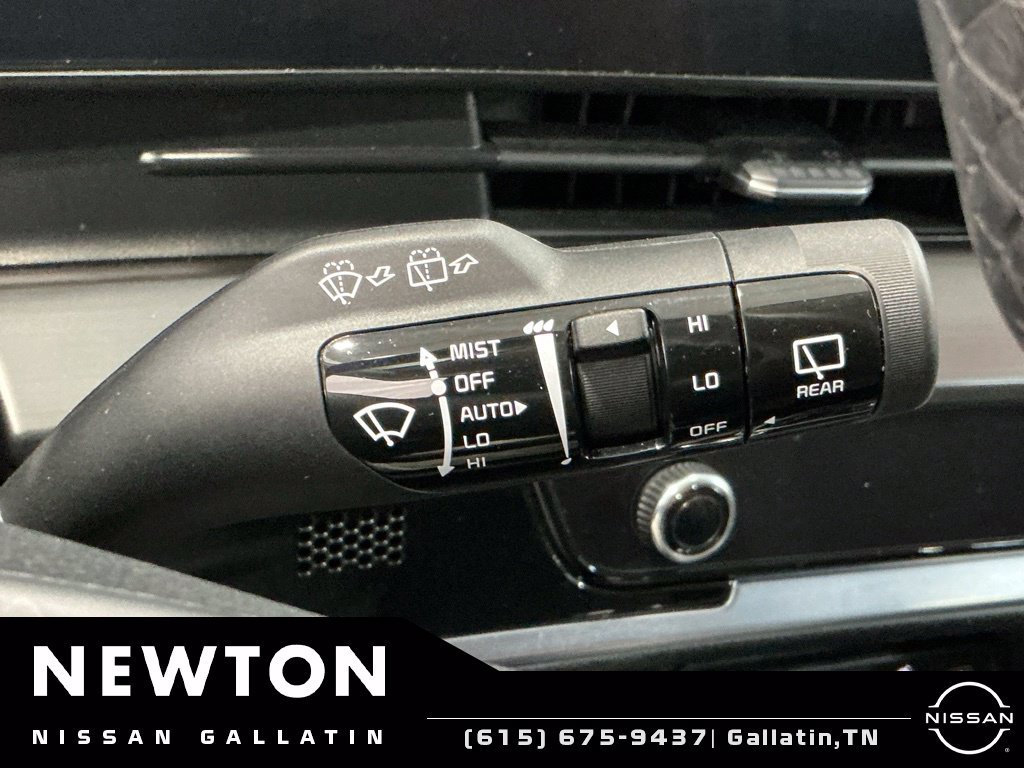 Used 2025 Kia Sportage EX AWD/4WD image 40