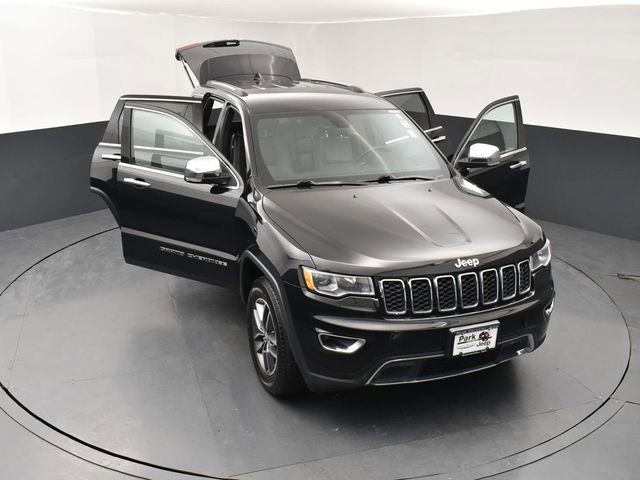 Used 2017 Jeep Grand Cherokee Limited w/ Trailer Tow Group IV AWD/4WD image 25