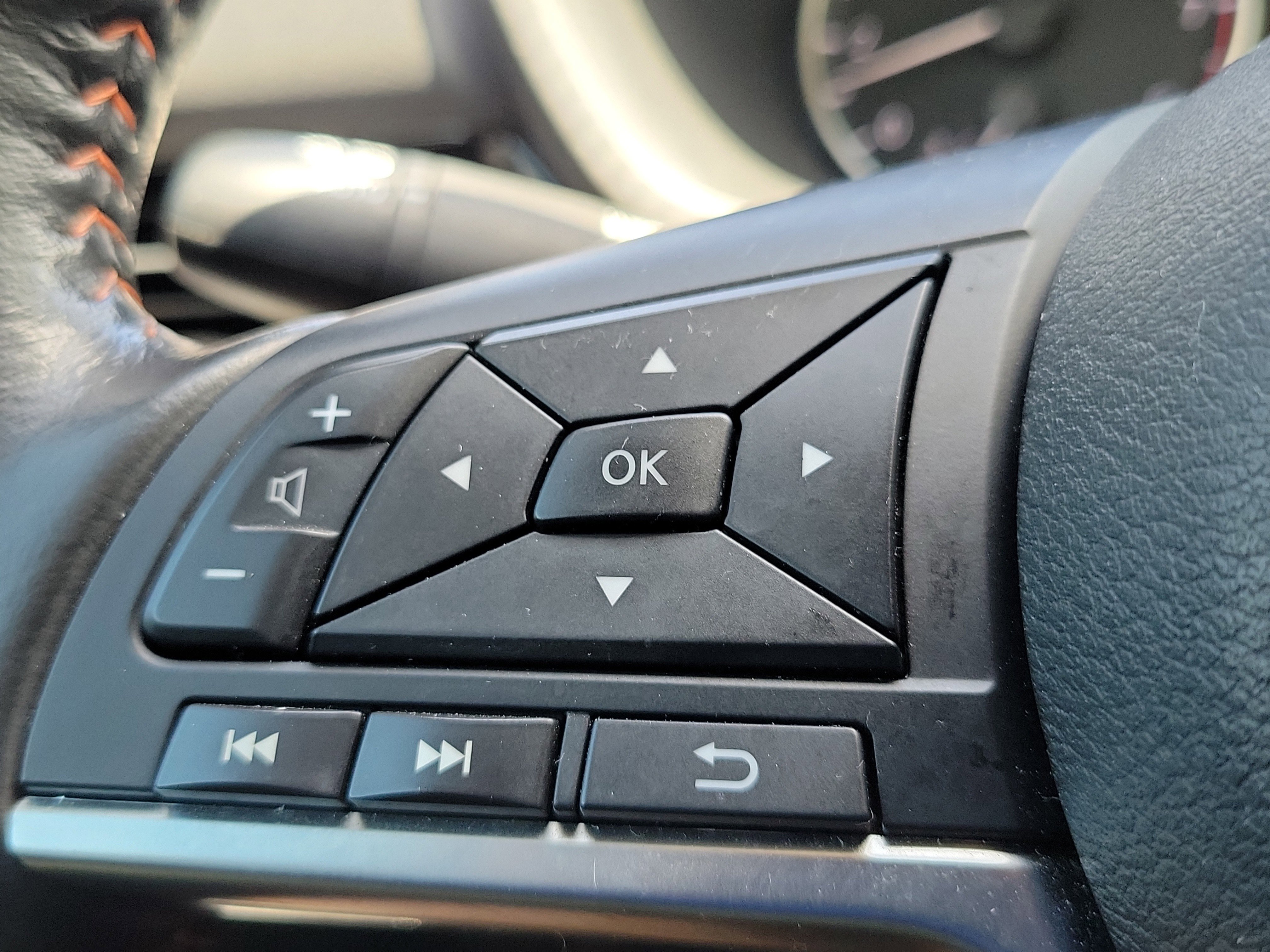 Used 2024 Nissan Sentra SR w/ SR Premium Package FWD image 18