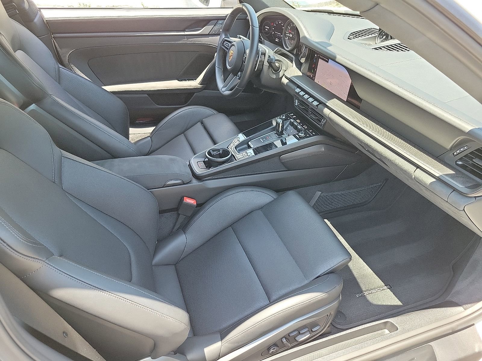 Certified 2024 Porsche 911 Carrera GTS RWD image 28