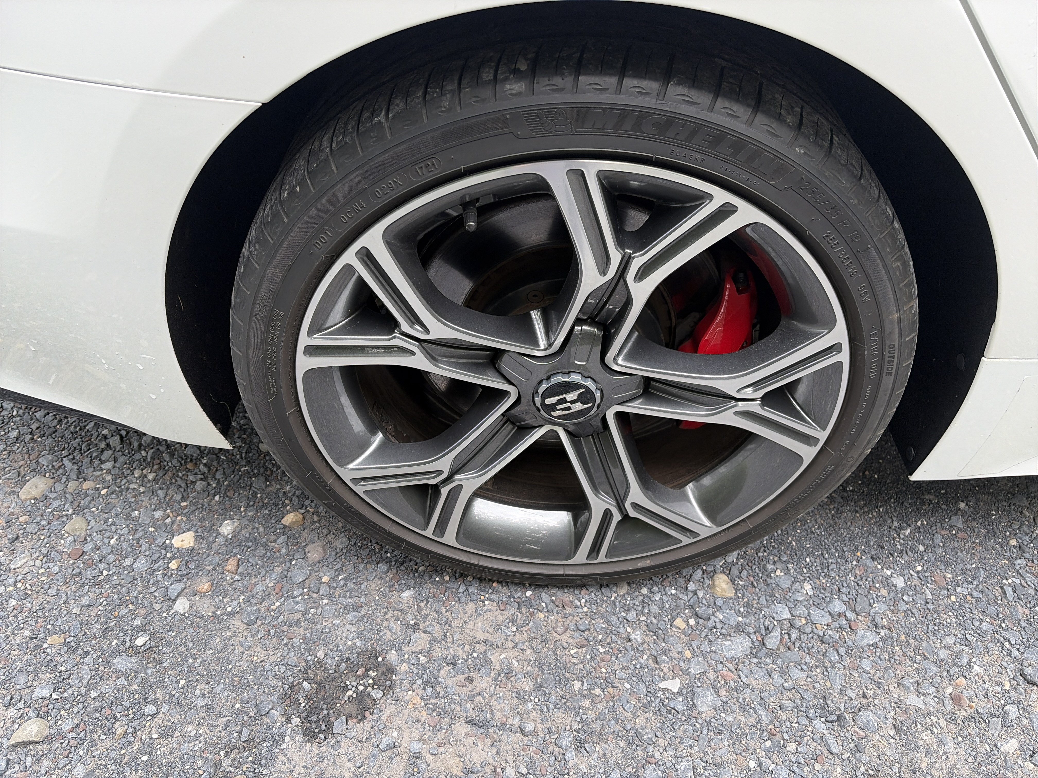 Used 2019 Kia Stinger GT1 AWD/4WD image 12