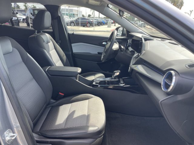 Used 2025 Chevrolet Trax LT FWD image 26