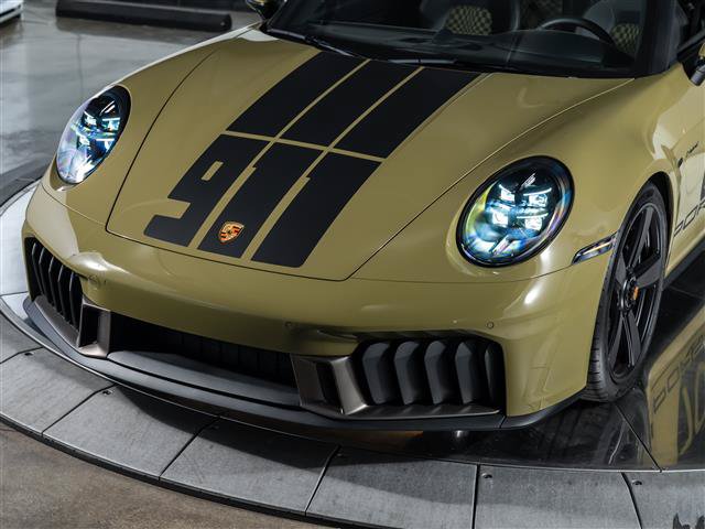 Certified 2026 Porsche 911 GTS RWD image 19