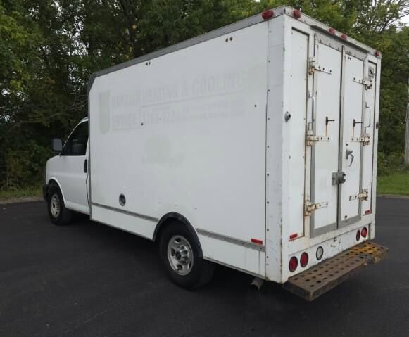 Used 2004 GMC Savana 3500 image 3