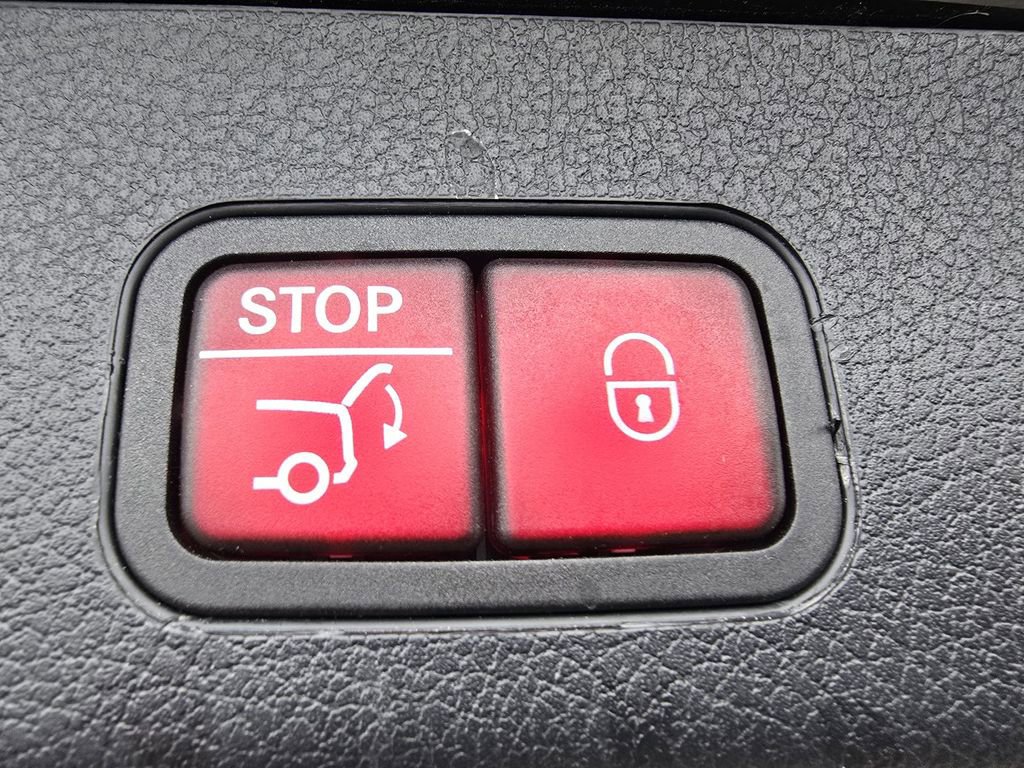 Used 2023 Mercedes-Benz GLB 250 GLB 250 image 19