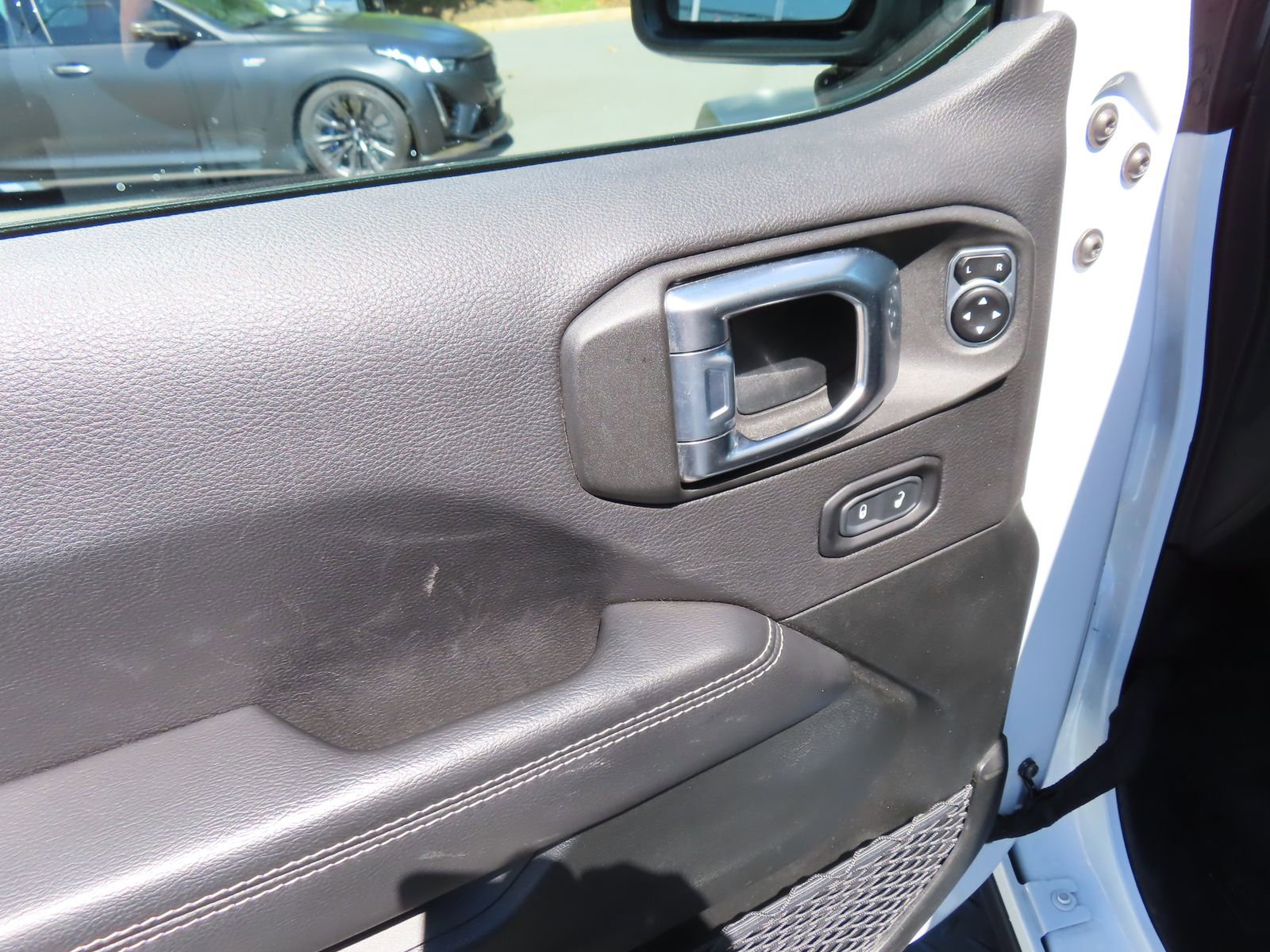 Used 2020 Jeep Wrangler Unlimited Rubicon w/ LED Lighting Group AWD/4WD image 13