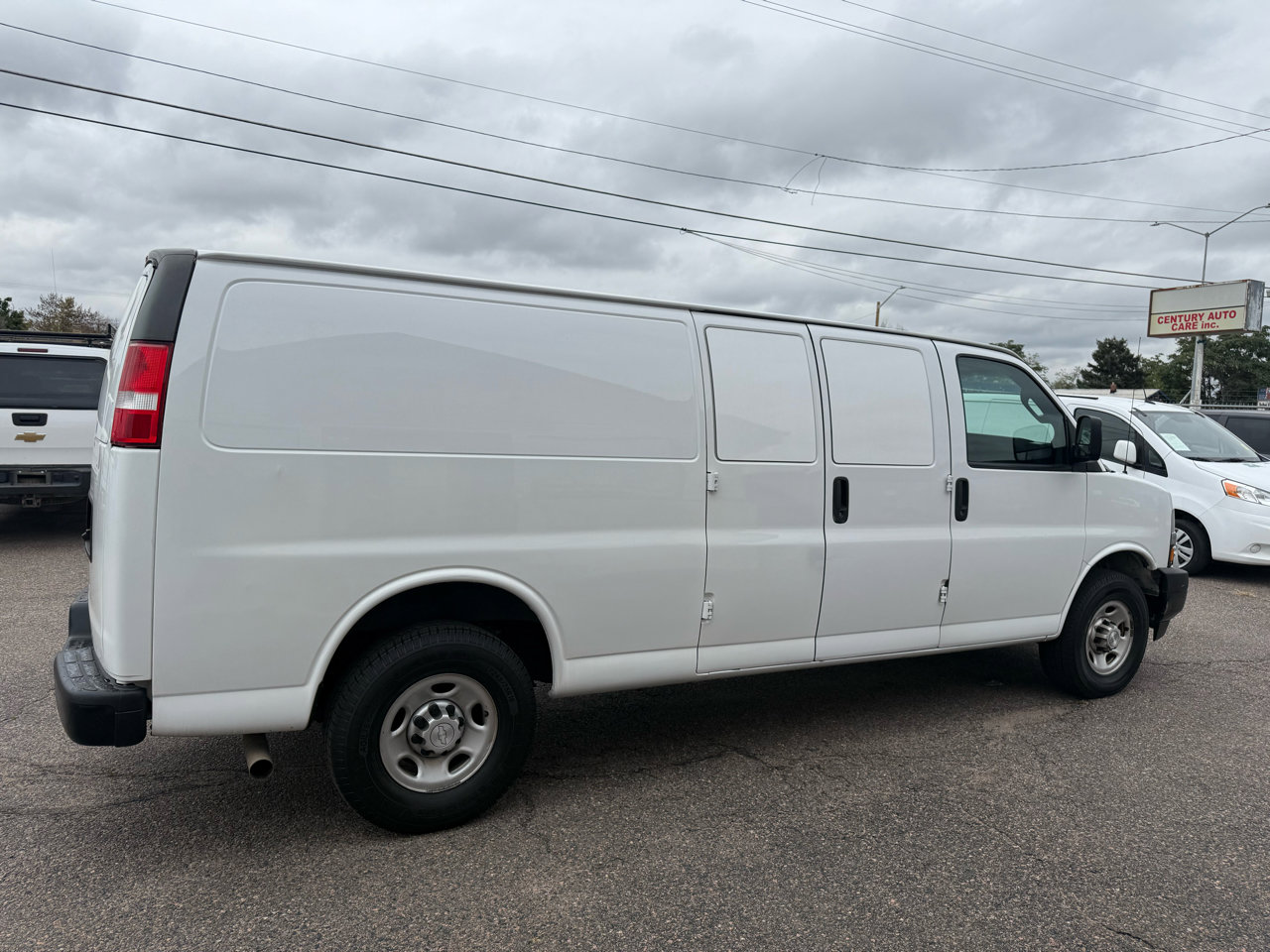 Used 2020 Chevrolet Express 2500 Extended w/ Communications Package image 10