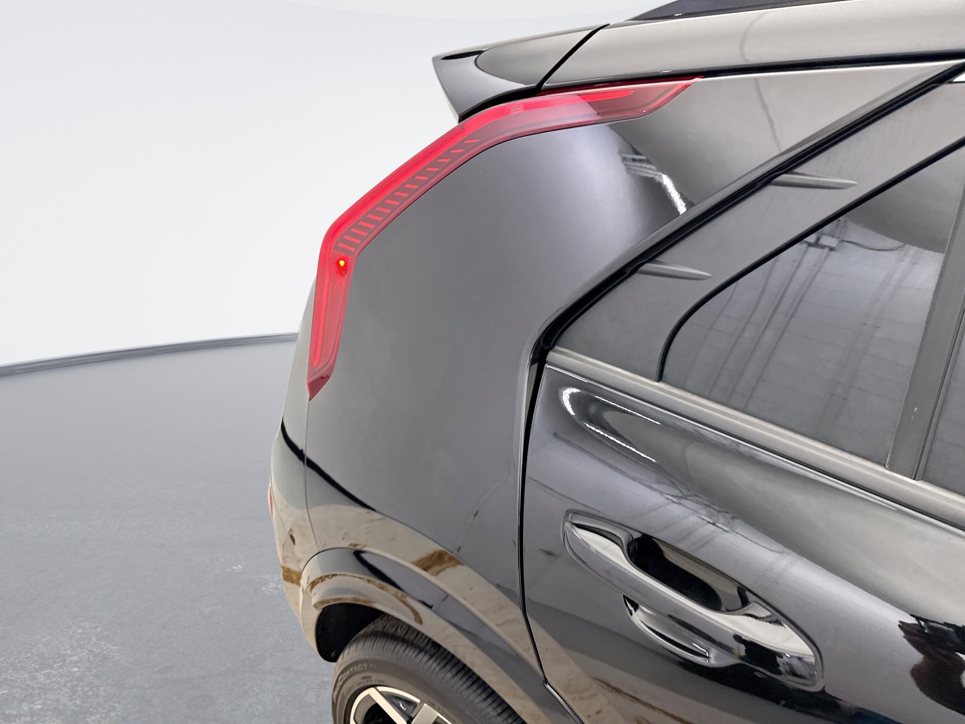 Used 2023 Kia Niro EX Touring FWD image 21