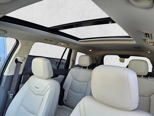 Used 2022 Cadillac XT6 Premium Luxury w/ Technology Package AWD/4WD image 15
