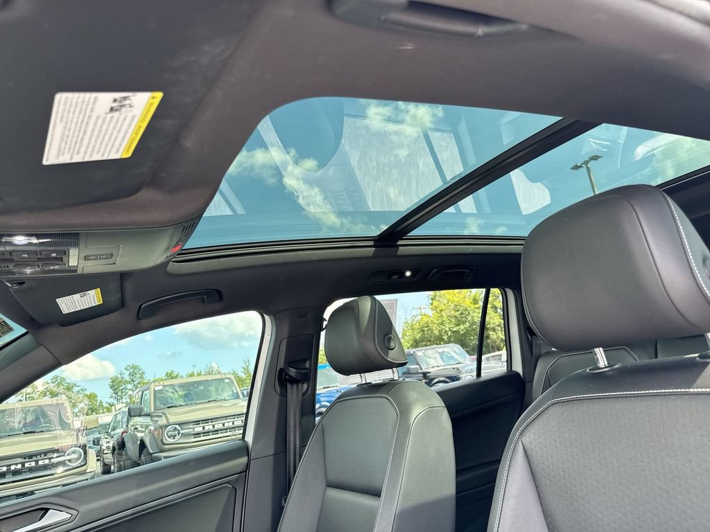 Used 2021 Volkswagen Tiguan SE AWD/4WD image 22