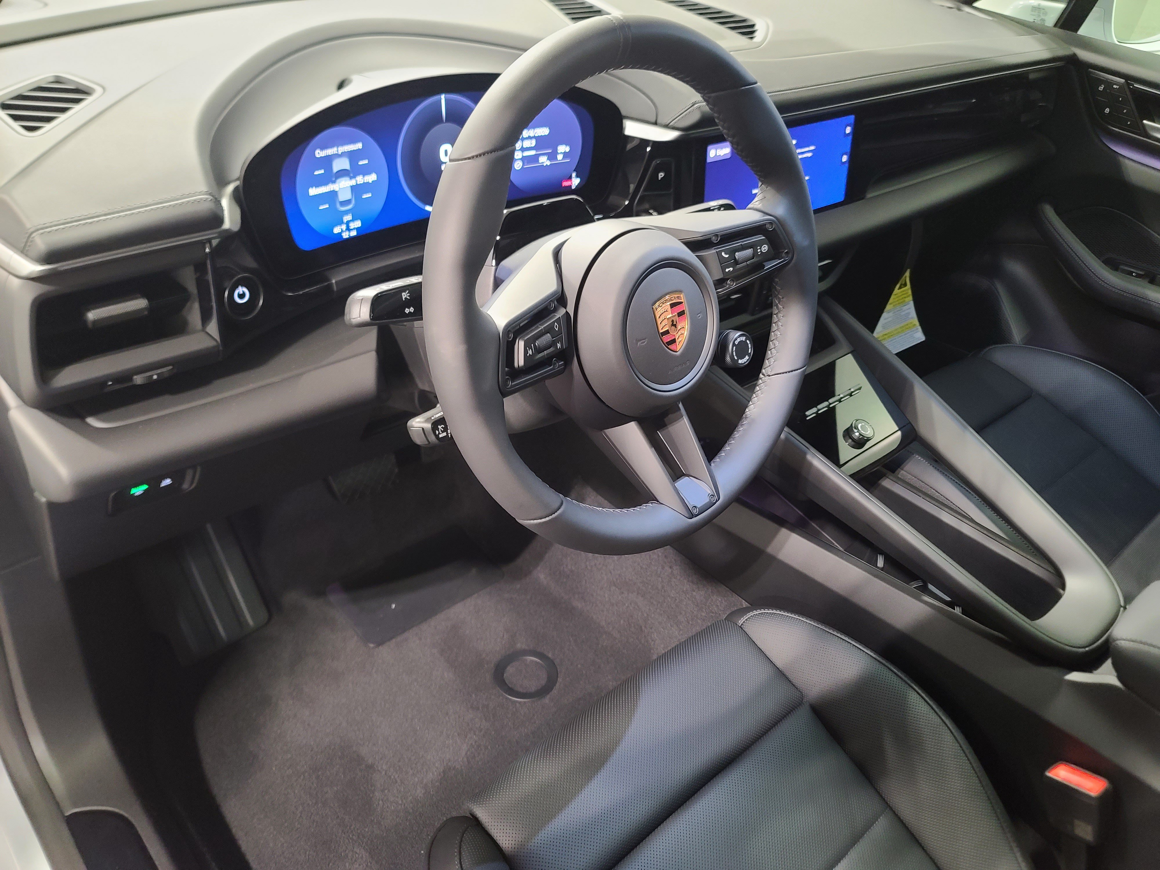 New 2026 Porsche Macan 4 Electric AWD/4WD image 4