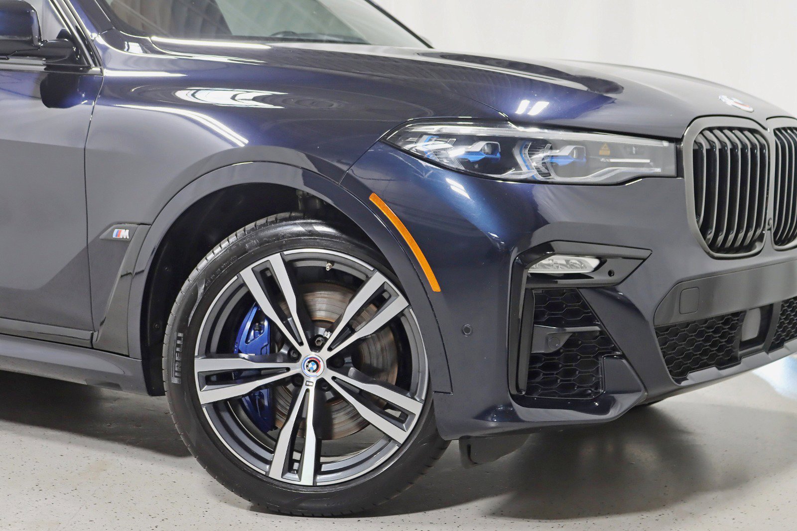 Used 2022 BMW X7 M50i image 5