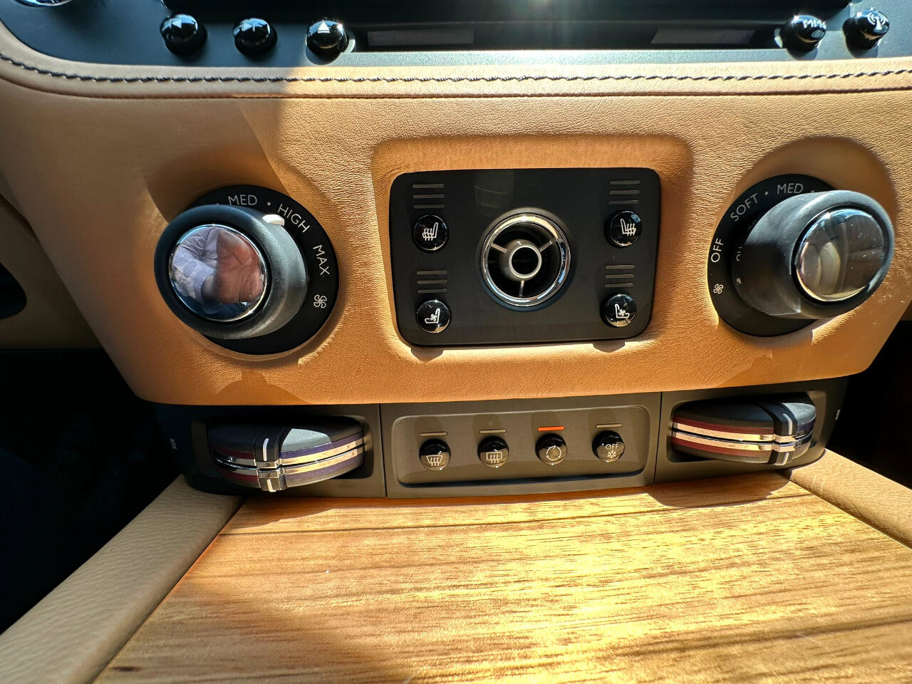 Used 2014 Rolls-Royce Ghost image 26