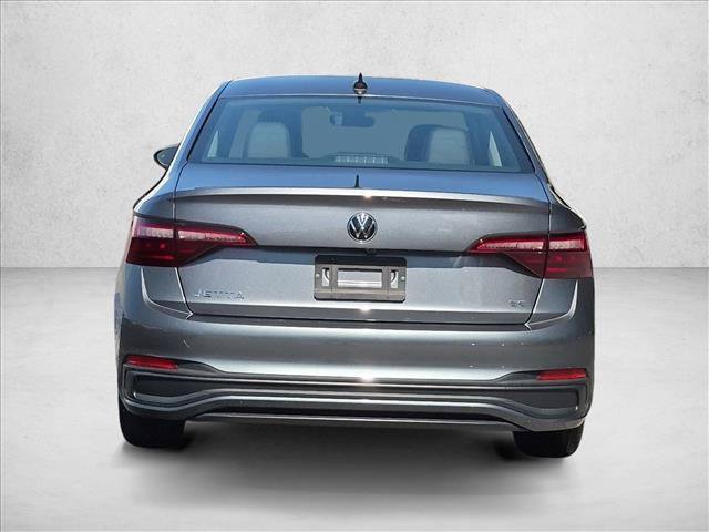 Used 2024 Volkswagen Jetta SE FWD image 7